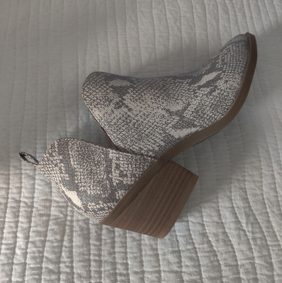 Snake print booties - Picture 2 of 9